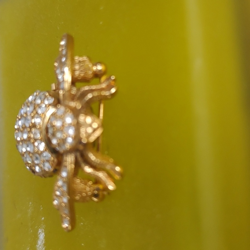 Joan Rivers Bee Pin - Picture 3 of 6